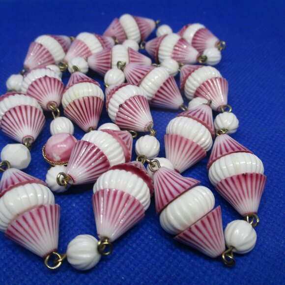Made In Hong Kong beaded necklace single strand ribbed 3 Section Bead Lavender - Picture 10 of 10